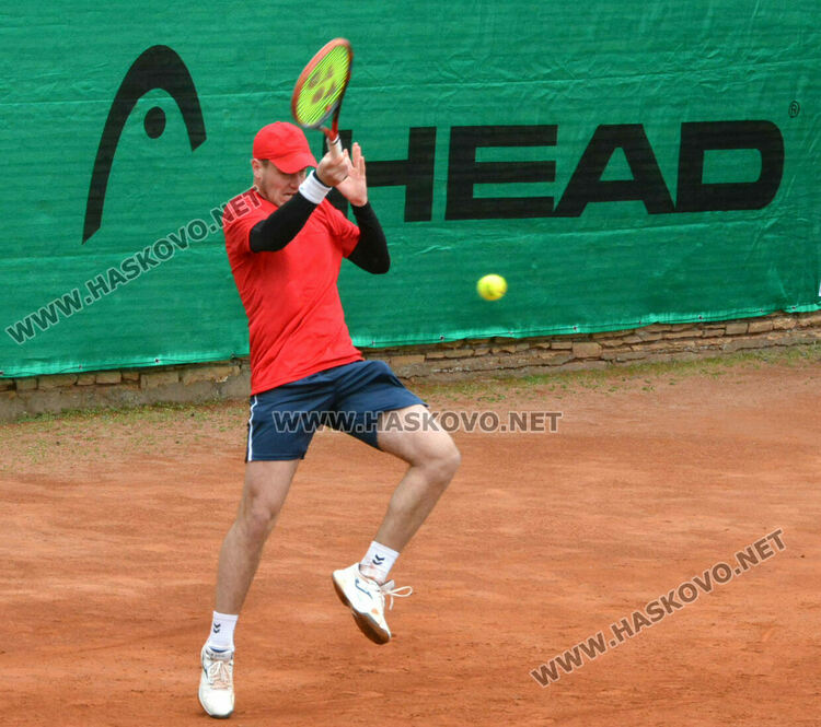 Започнаха мачовете от основната схема на международния тенис турнир в Хасково