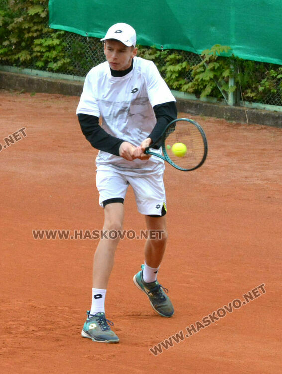 Започнаха мачовете от основната схема на международния тенис турнир в Хасково