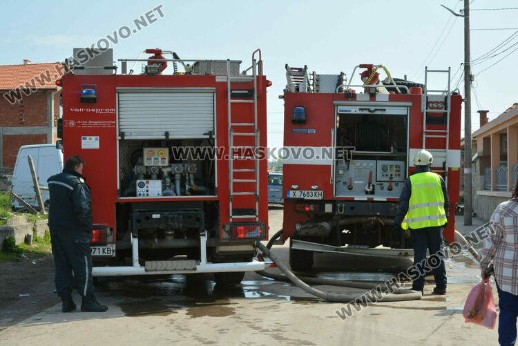 Възрастен мъж пострада при пожар, къщата му в кв. „Република“ в Хасково изгоря 