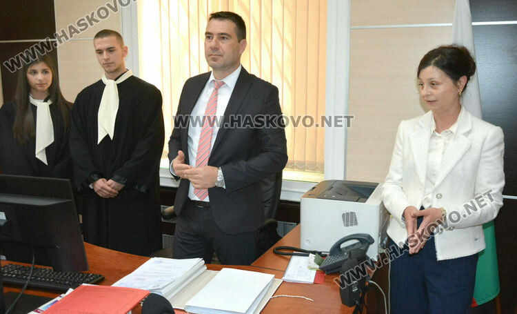 Ученици влязоха в ролята на висши магистрати и разпределяха дела на случаен принцип