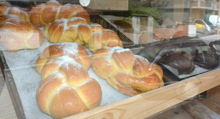 Неустоим дизайнерски козунак завладява пазара за Великден в Хасково