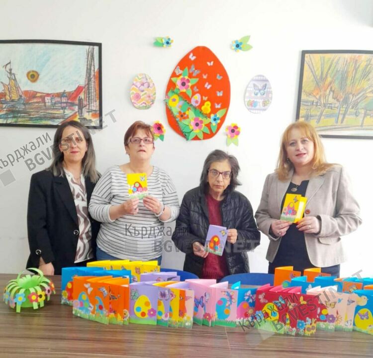 Специална грижа за възрастните хора в Кърджали за Великден,радват ги с празничен обяд и поздравителни картички