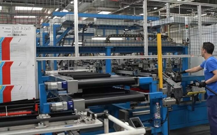 Директен износ за САЩ осъществяват около 120 български фирми - основно производители на козметични продукти, хидравлични цилиндри, трикотажни облекла и аксесоари.