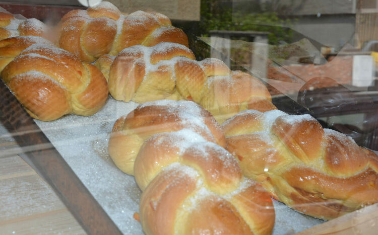 Неустоим дизайнерски козунак завладява пазара за Великден в Хасково