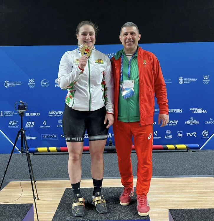 Мария-Магдалена Кирева със златен медал на Европейското по вдигане на тежести