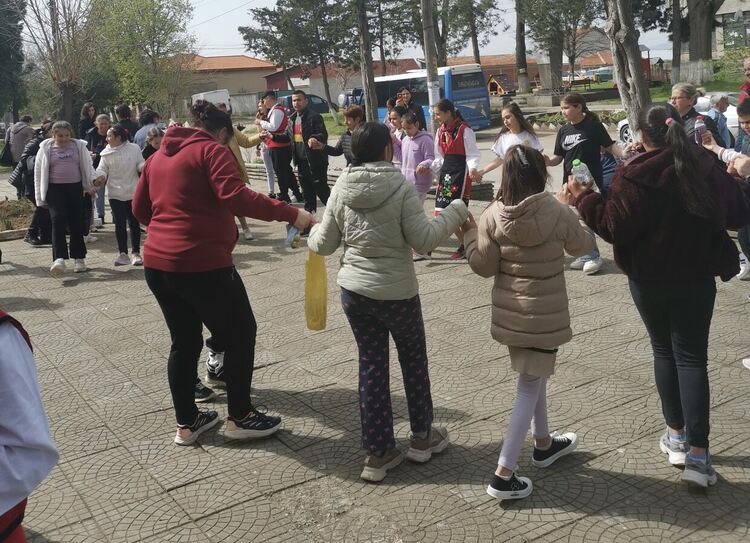 Село Малево обединено в благотворителна кауза: „Да подадем ръка на Валентин“ 