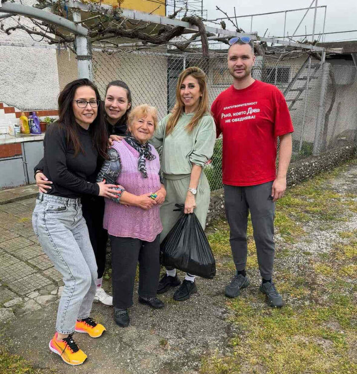 Хасковлии зарадваха с хранителни продукти хора от селата в общината 