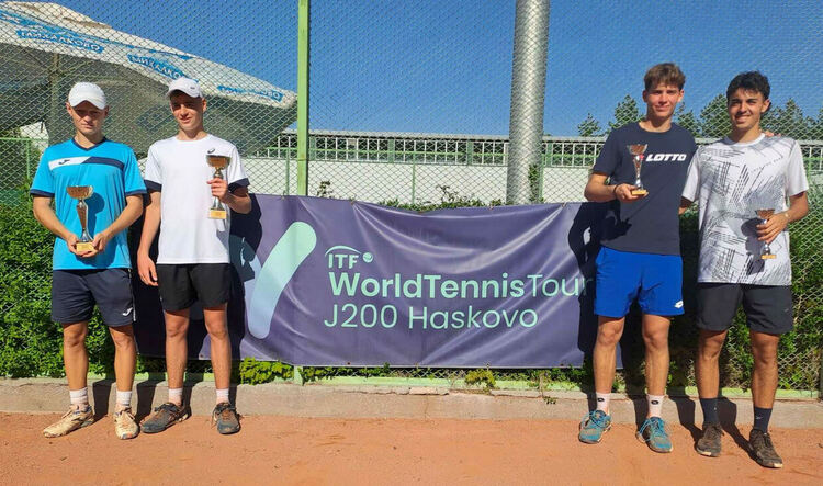 Румънец и китайка триумфираха на международния тенис турнир в Хасково