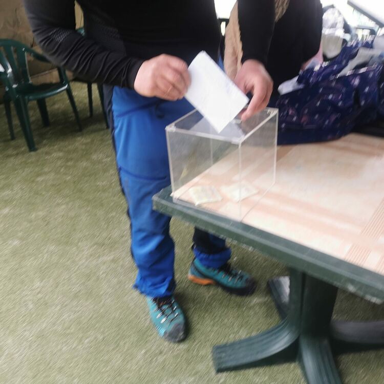 14 отбора се включиха в благотворителния турнир „Смолян къп 2025“ в подкрепа на Денис 