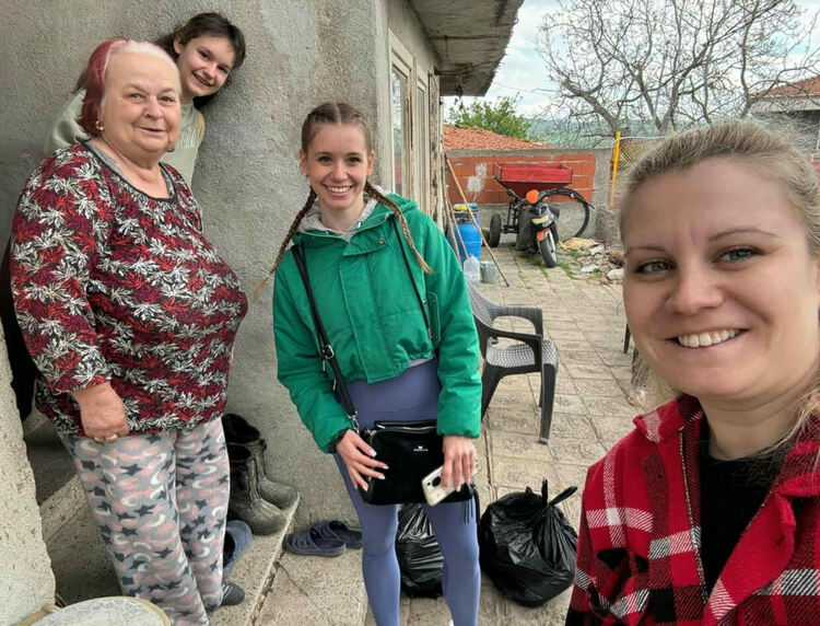 Хасковлии зарадваха с хранителни продукти хора от селата в общината 