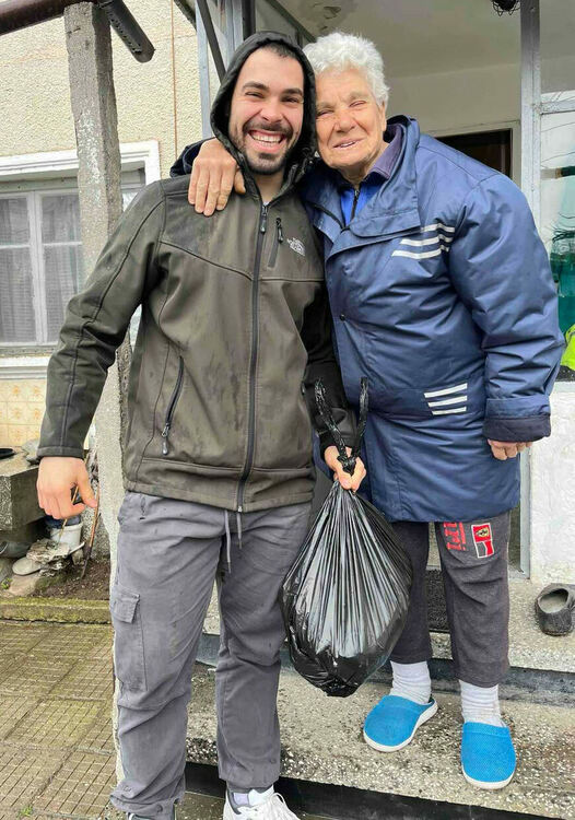 Хасковлии зарадваха с хранителни продукти хора от селата в общината 