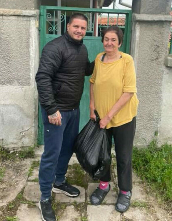 Хасковлии зарадваха с хранителни продукти хора от селата в общината 