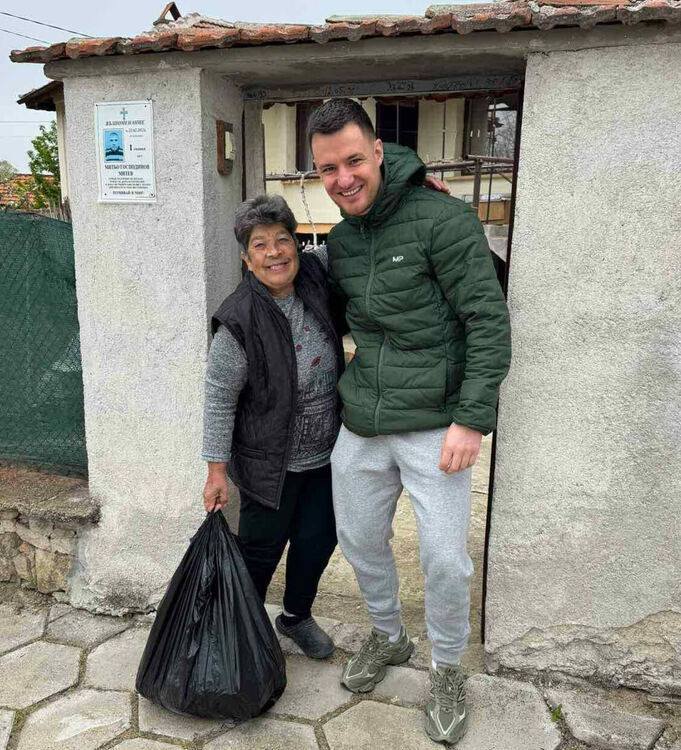 Хасковлии зарадваха с хранителни продукти хора от селата в общината 