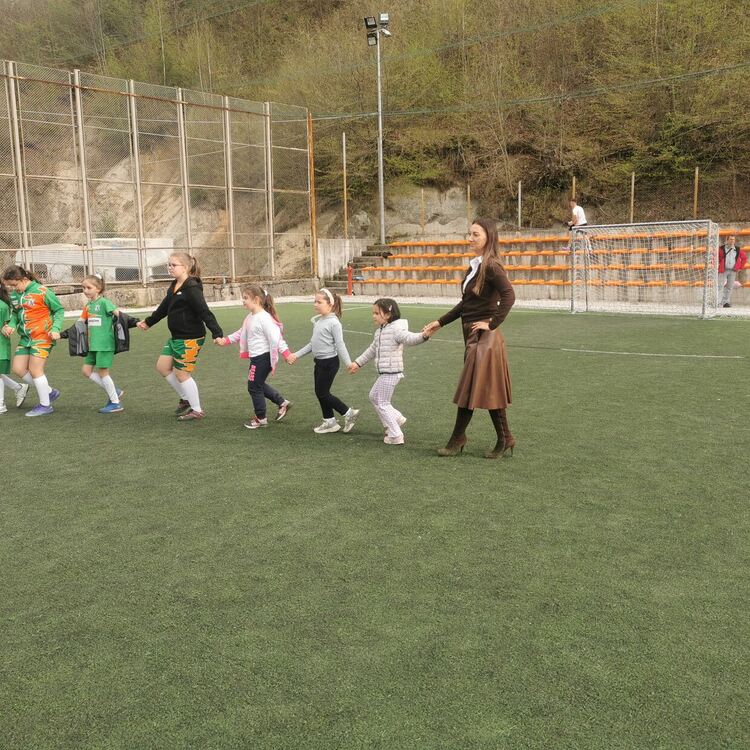 Близо 16 000 лева събра благотворителният футболен турнир в помощ на 9-годишния Денис Кисьов в Смолян (Галерия) 