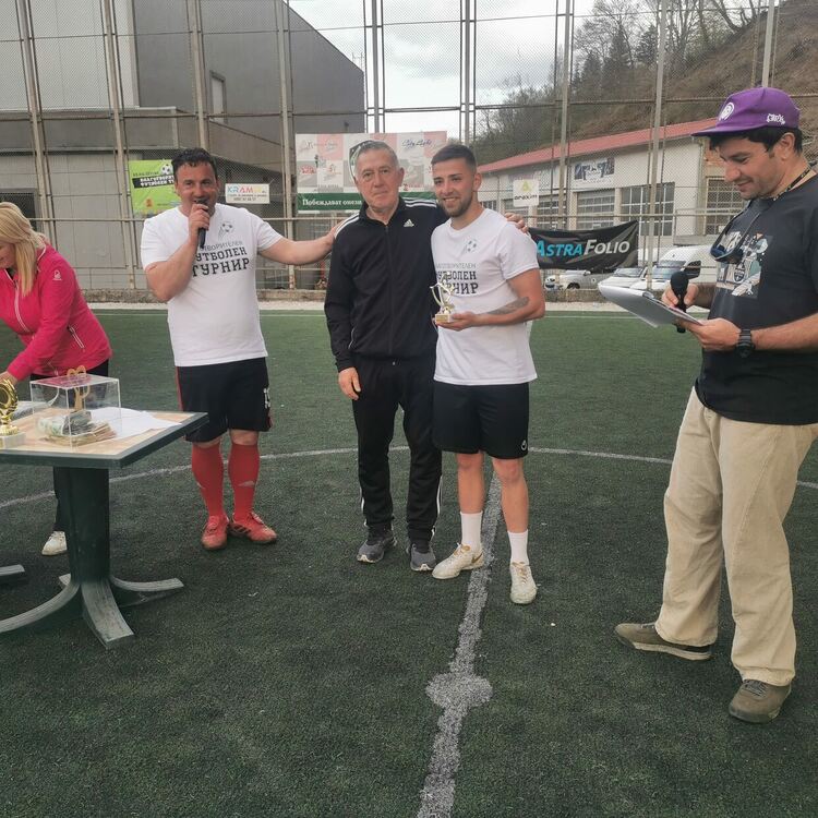 Близо 16 000 лева събра благотворителният футболен турнир в помощ на 9-годишния Денис Кисьов в Смолян (Галерия) 