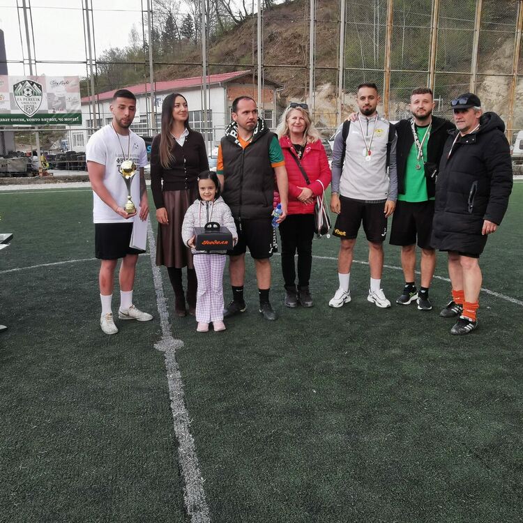 Близо 16 000 лева събра благотворителният футболен турнир в помощ на 9-годишния Денис Кисьов в Смолян (Галерия) 