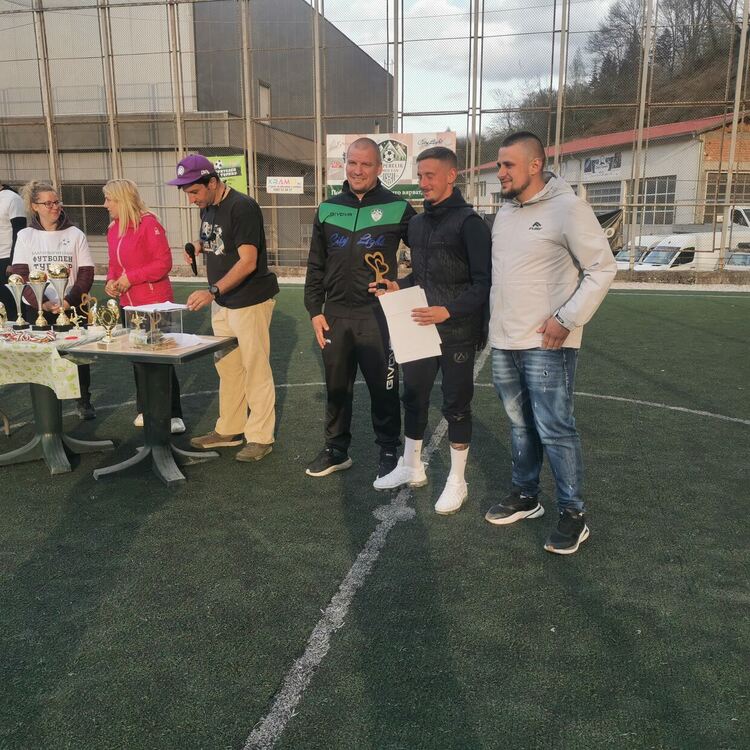 Близо 16 000 лева събра благотворителният футболен турнир в помощ на 9-годишния Денис Кисьов в Смолян (Галерия) 