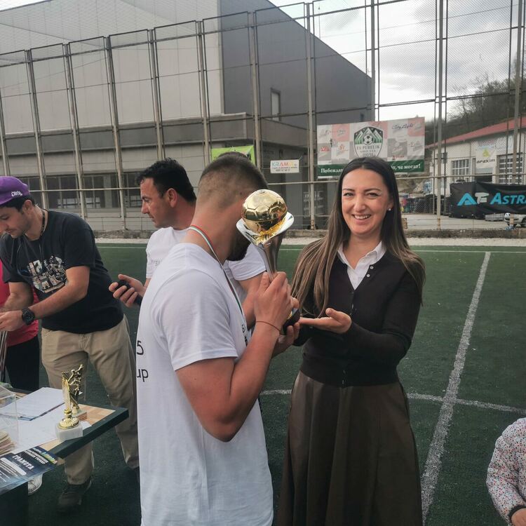 Близо 16 000 лева събра благотворителният футболен турнир в помощ на 9-годишния Денис Кисьов в Смолян (Галерия) 