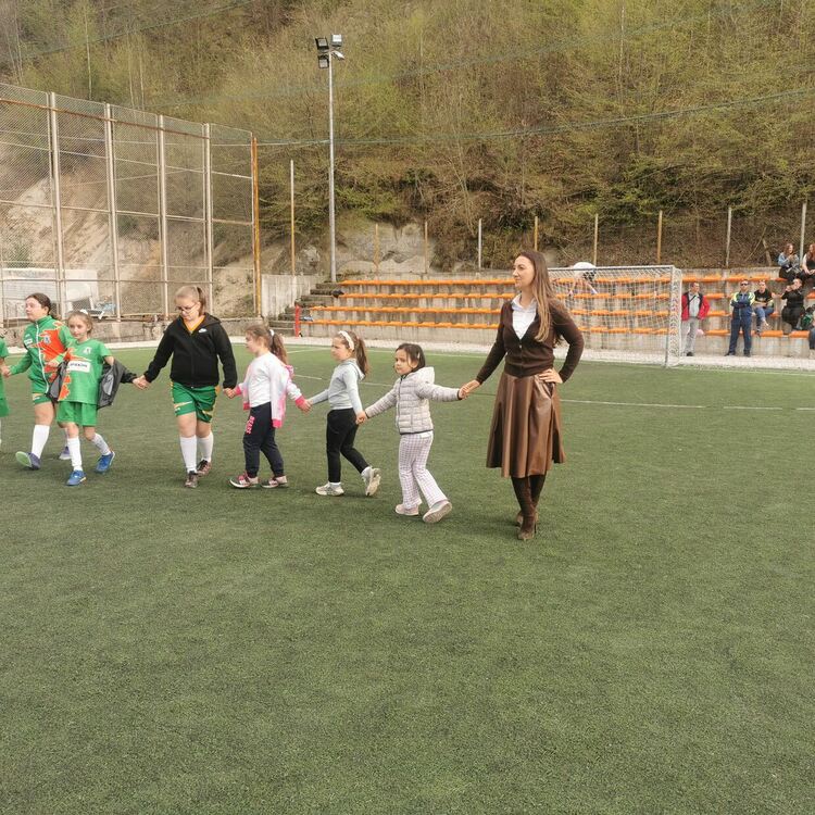 Близо 16 000 лева събра благотворителният футболен турнир в помощ на 9-годишния Денис Кисьов в Смолян (Галерия) 