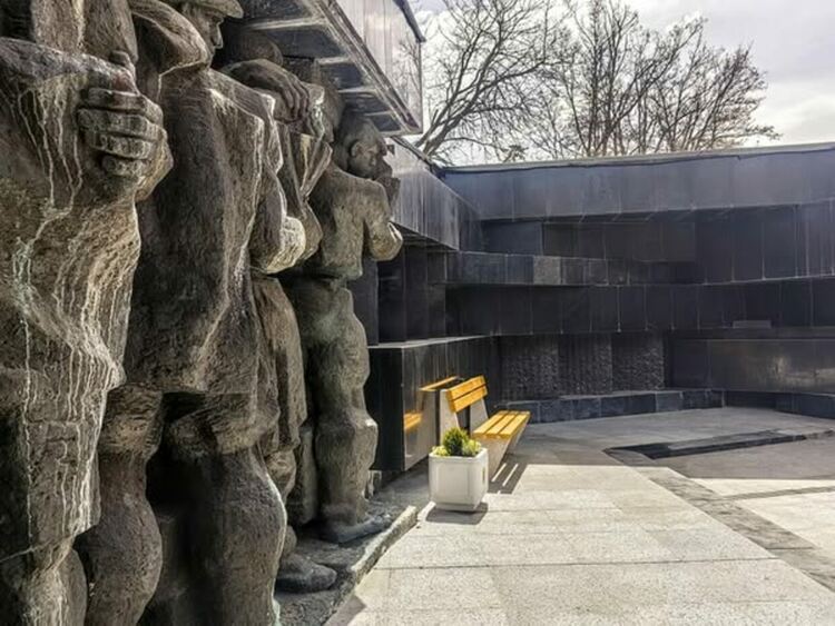 Мемориалът на миньорския труд в Перник отново е отворен