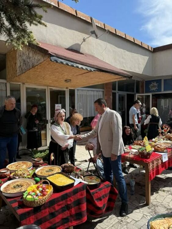 Регионалният конкурс „Червен, червен Великден“ събра творческия дух и традициите в село Извор