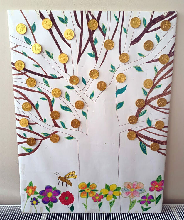 Ученичка от ФСГ-Хасково разкри тайната на банкнотите в Световната седмица на парите