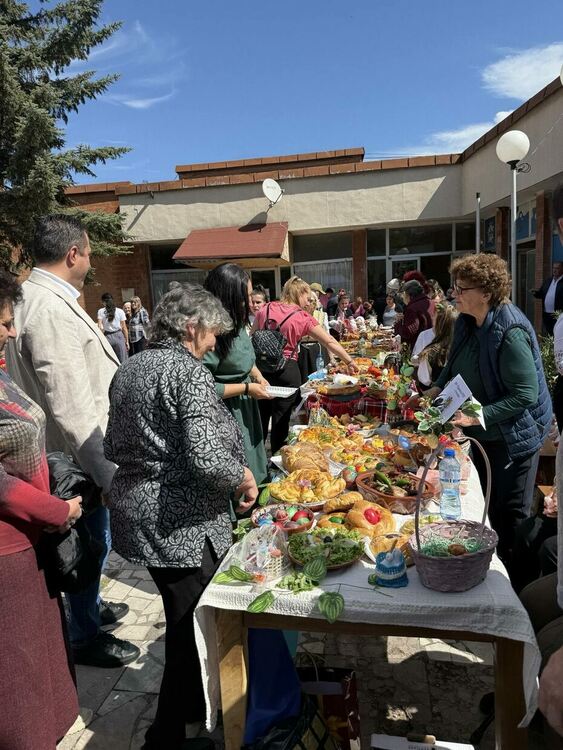 Регионалният конкурс „Червен, червен Великден“ събра творческия дух и традициите в село Извор