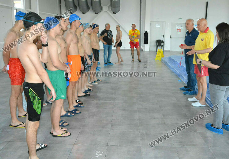 15 кандидати се явиха в Хасково на курс за спасители на море и открити водни площи
