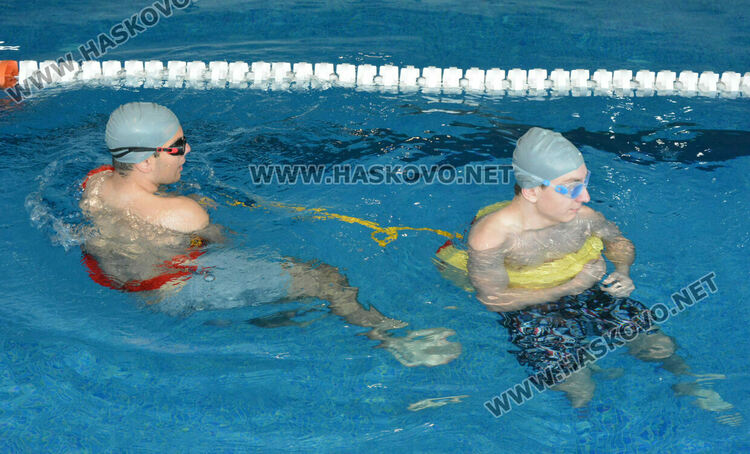 15 кандидати се явиха в Хасково на курс за спасители на море и открити водни площи