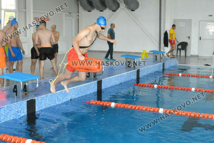 15 кандидати се явиха в Хасково на курс за спасители на море и открити водни площи
