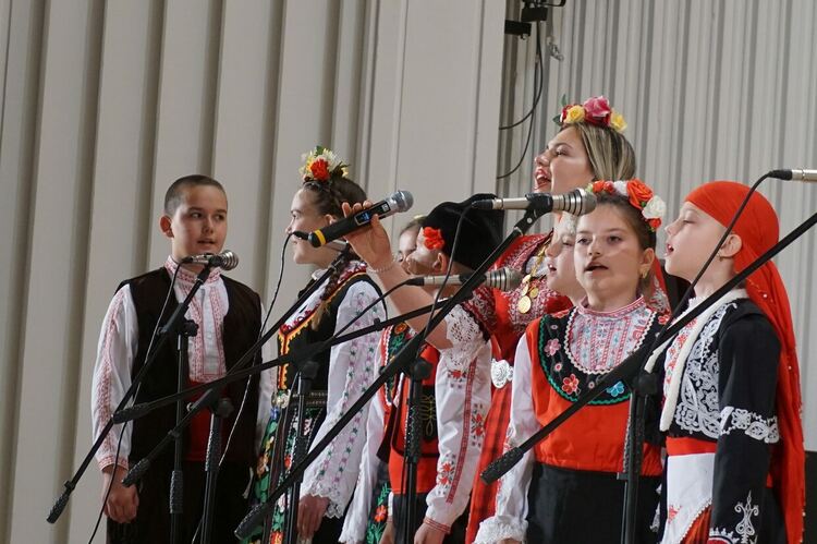 Танцов ансамбъл „Южняци“ отбеляза 25 години от създаването с голям концерт