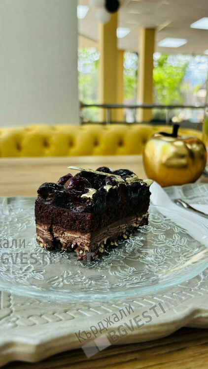 Сладкарница по италиански вкус отвори врати в Кърджали, сладкишите са без захар и без глутен