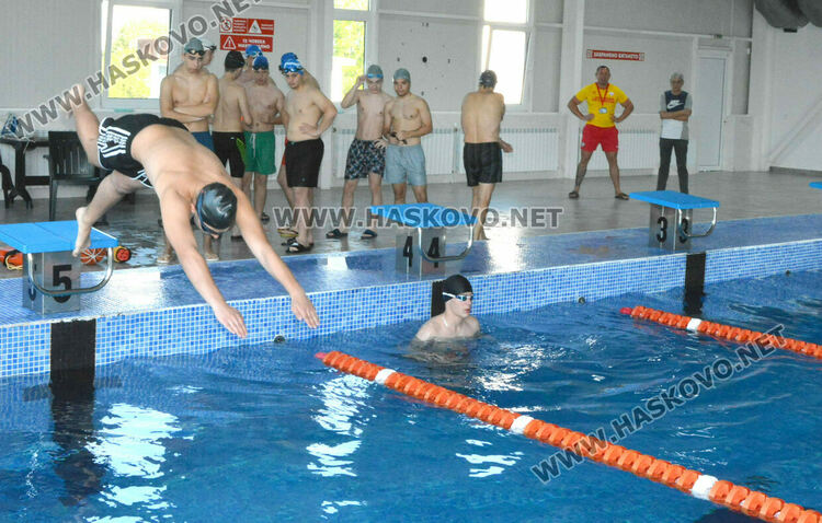 15 кандидати се явиха в Хасково на курс за спасители на море и открити водни площи