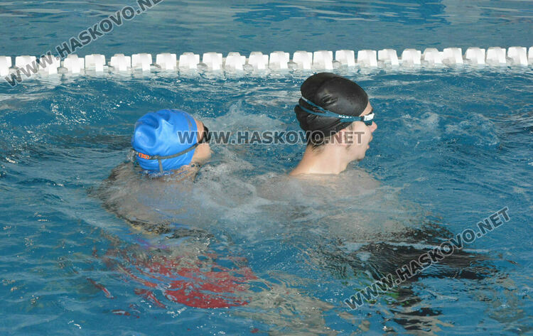 15 кандидати се явиха в Хасково на курс за спасители на море и открити водни площи