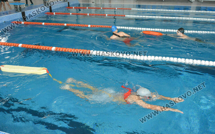 15 кандидати се явиха в Хасково на курс за спасители на море и открити водни площи