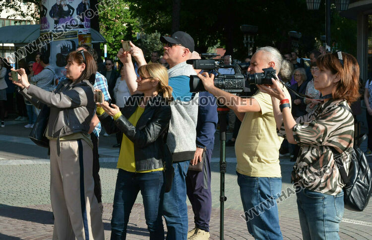 Николай Терзийски запали огъня на „Южна пролет“ 2025 в Хасково