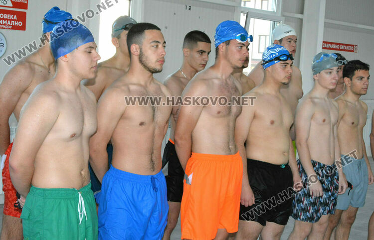 15 кандидати се явиха в Хасково на курс за спасители на море и открити водни площи