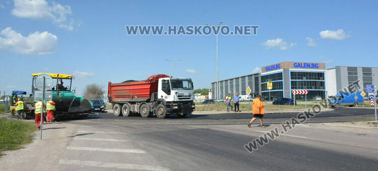 Километрични задръствания от коли заради ремонт по пътя от Хасково към Димитровград