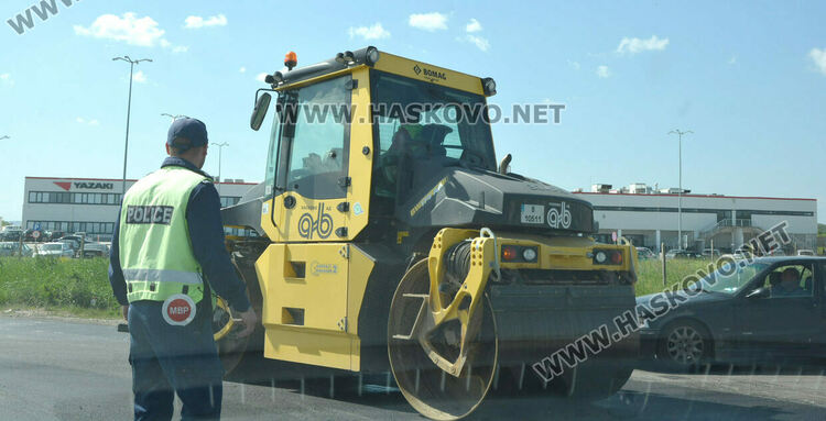 Километрични задръствания от коли заради ремонт по пътя от Хасково към Димитровград