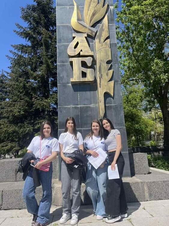 ФСГ-Хасково в „Търсена на победата“ за 150 г. от рождението на Атанас Буров и 75 г. от създаването на училището