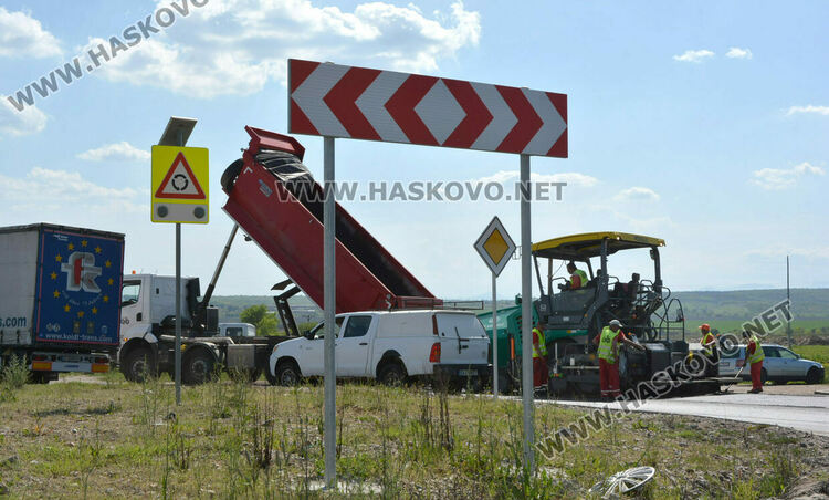 Километрични задръствания от коли заради ремонт по пътя от Хасково към Димитровград