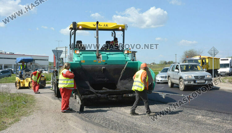 Километрични задръствания от коли заради ремонт по пътя от Хасково към Димитровград