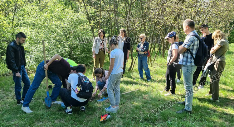 Младите таланти от „Южна пролет“ засадиха дръвчета в парк „Кенана“