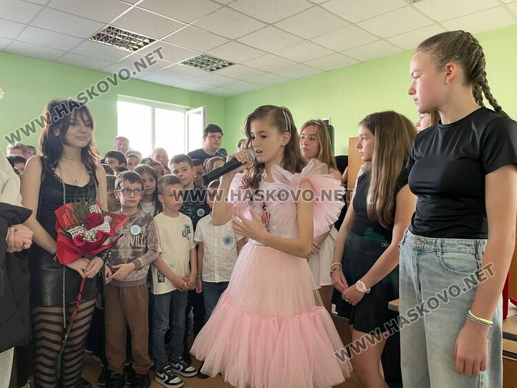 Наградиха победителите в международния конкурс „Творчество без граници“, представиха лего роботи