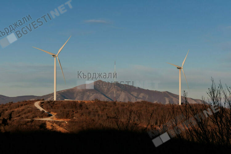 Състоянието на възобновяемата енергия в България: Бърз растеж на соларната енергия, застой в останалите сектори
