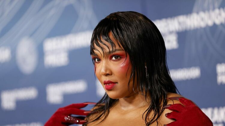 Lizzo отслабнала само с фитнес и броене на калории