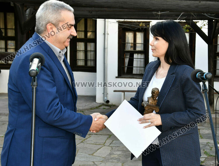 Диригентът Михаил Делчев с наградата „Александър Паскалев“ за цялостен принос 