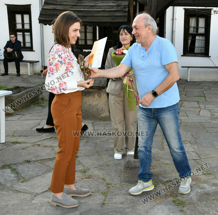 Диригентът Михаил Делчев с наградата „Александър Паскалев“ за цялостен принос 