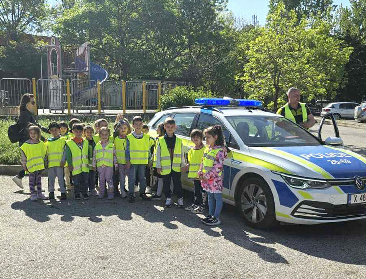 Деца от „Слънце“ станаха посланици за безопасно движение