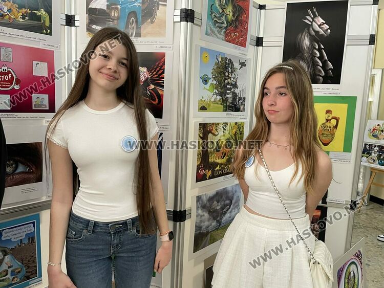 Наградиха победителите в международния конкурс „Творчество без граници“, представиха лего роботи